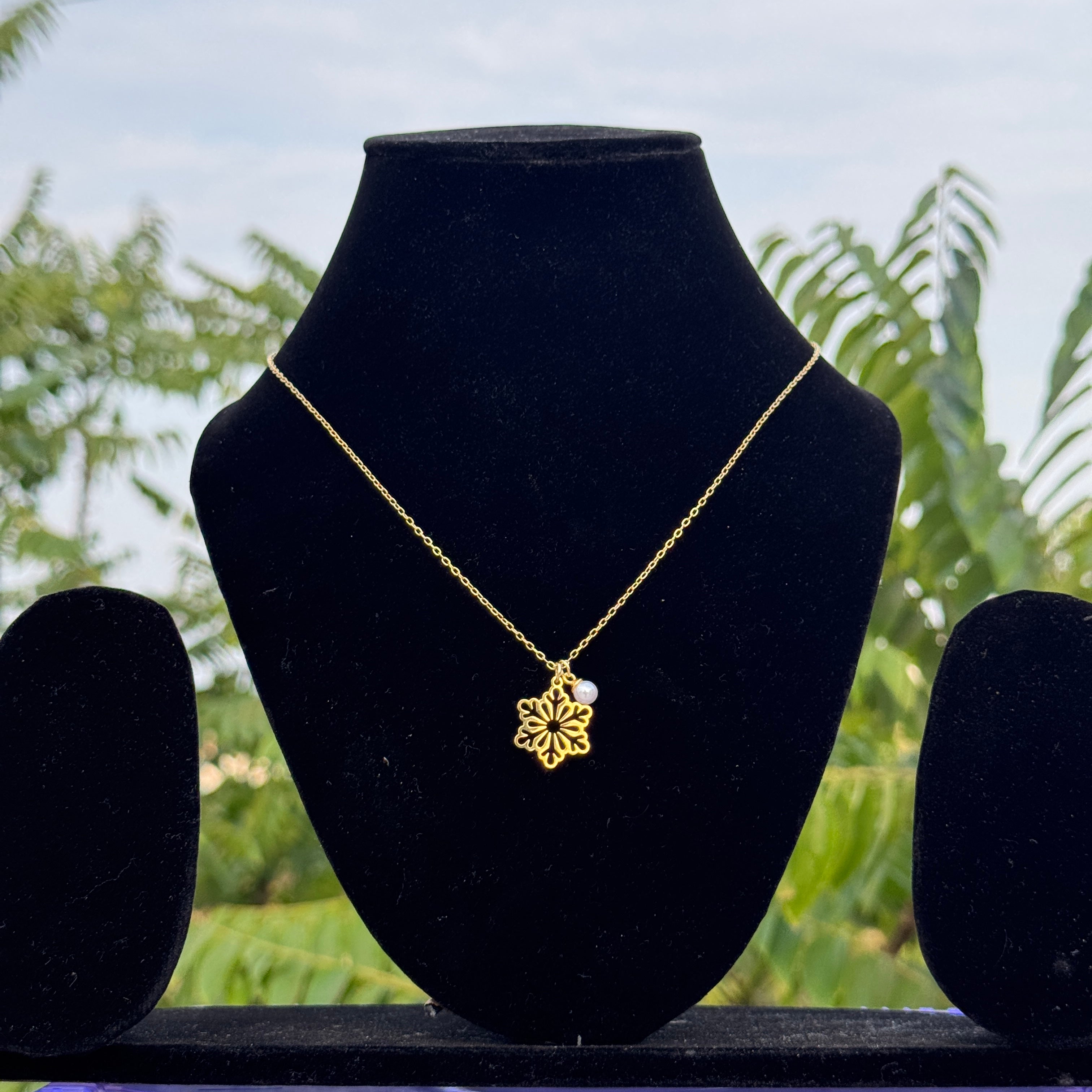 The "Frost & Pearl" Anti-Tarnish Necklace