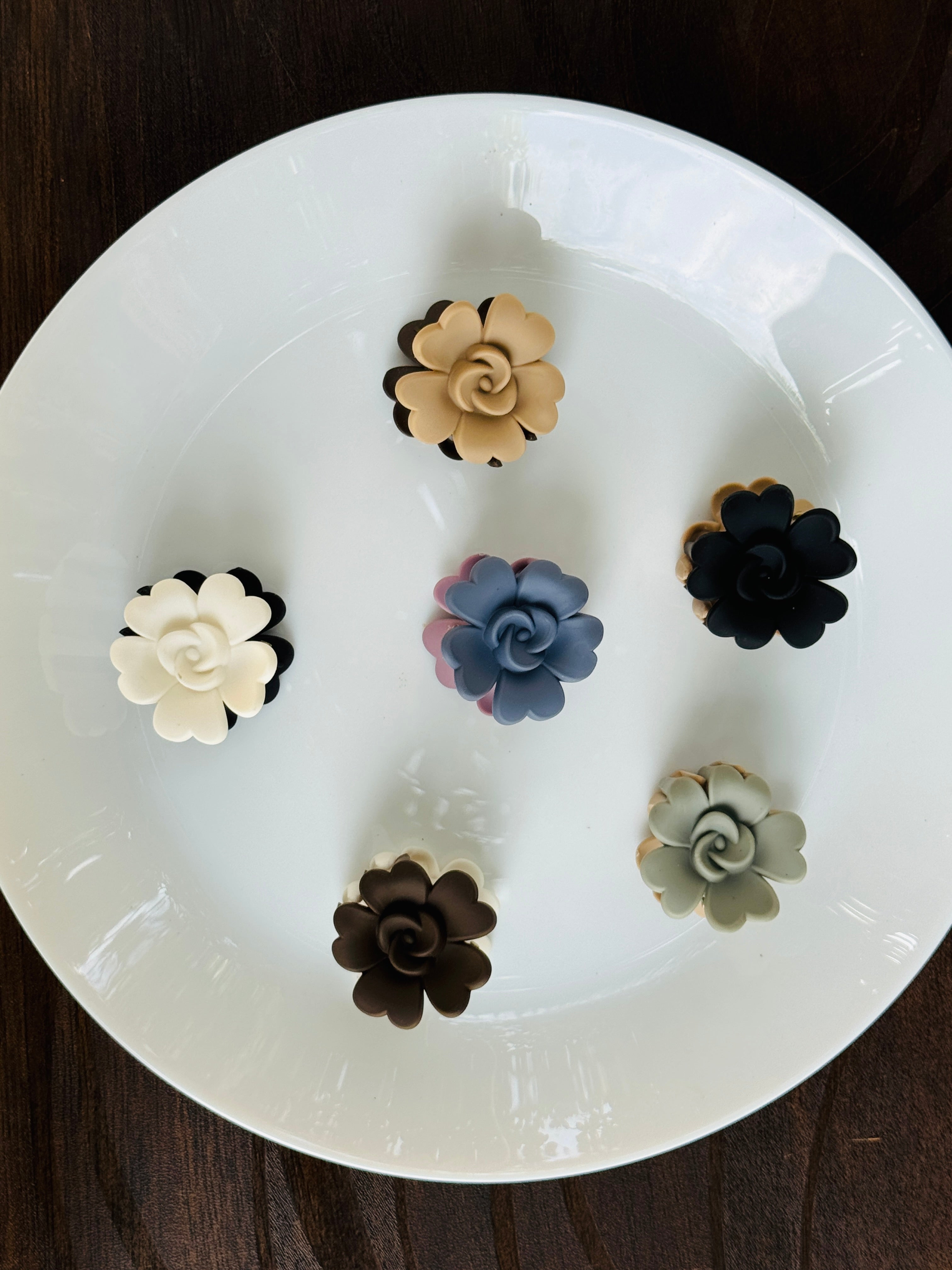 Mini Daisy Flower Hair Claw Clip | Matte Floral Hair Clip for Women & Girls