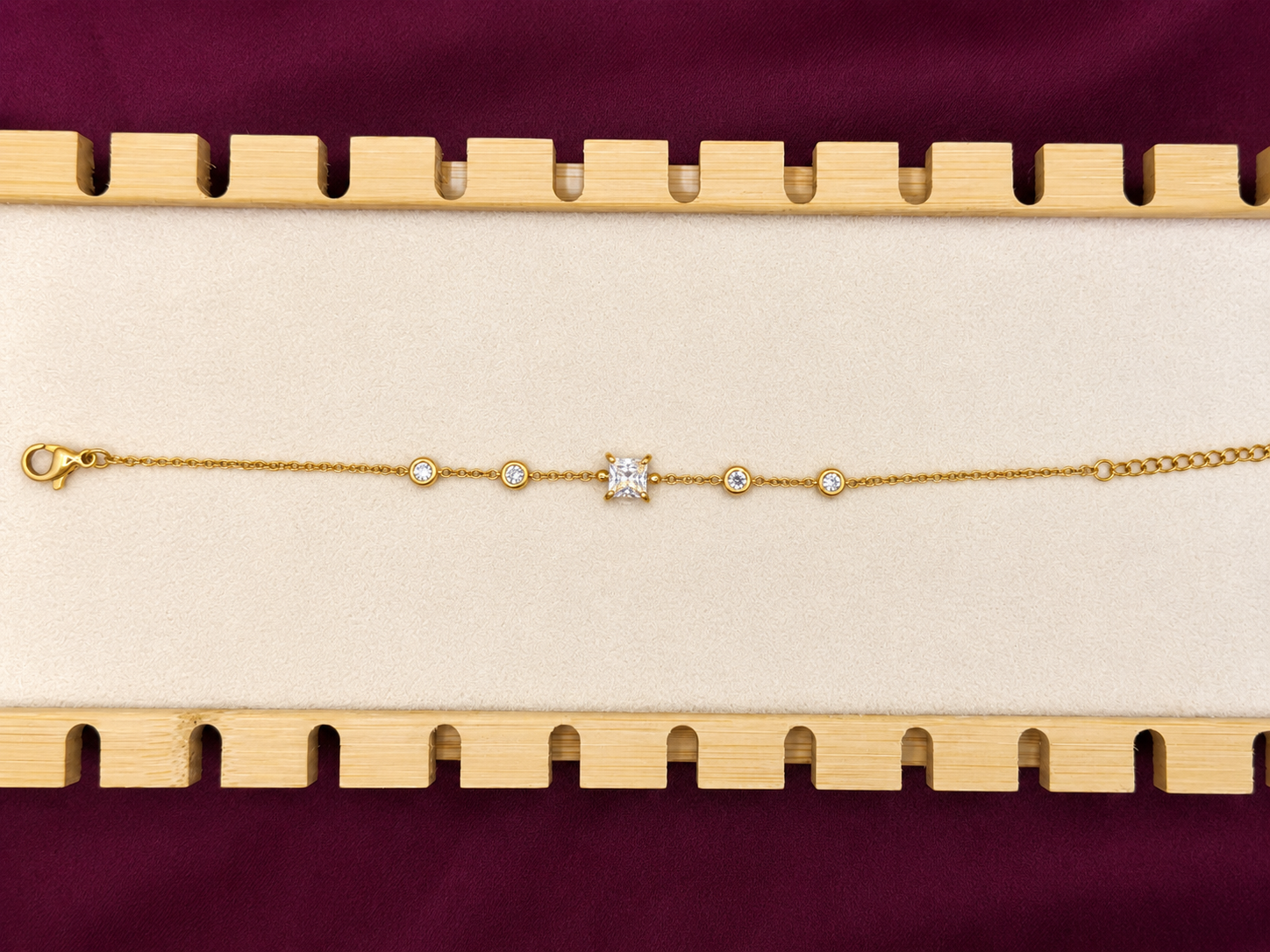 Minimalist Solitaire Crystal Gold Bracelet